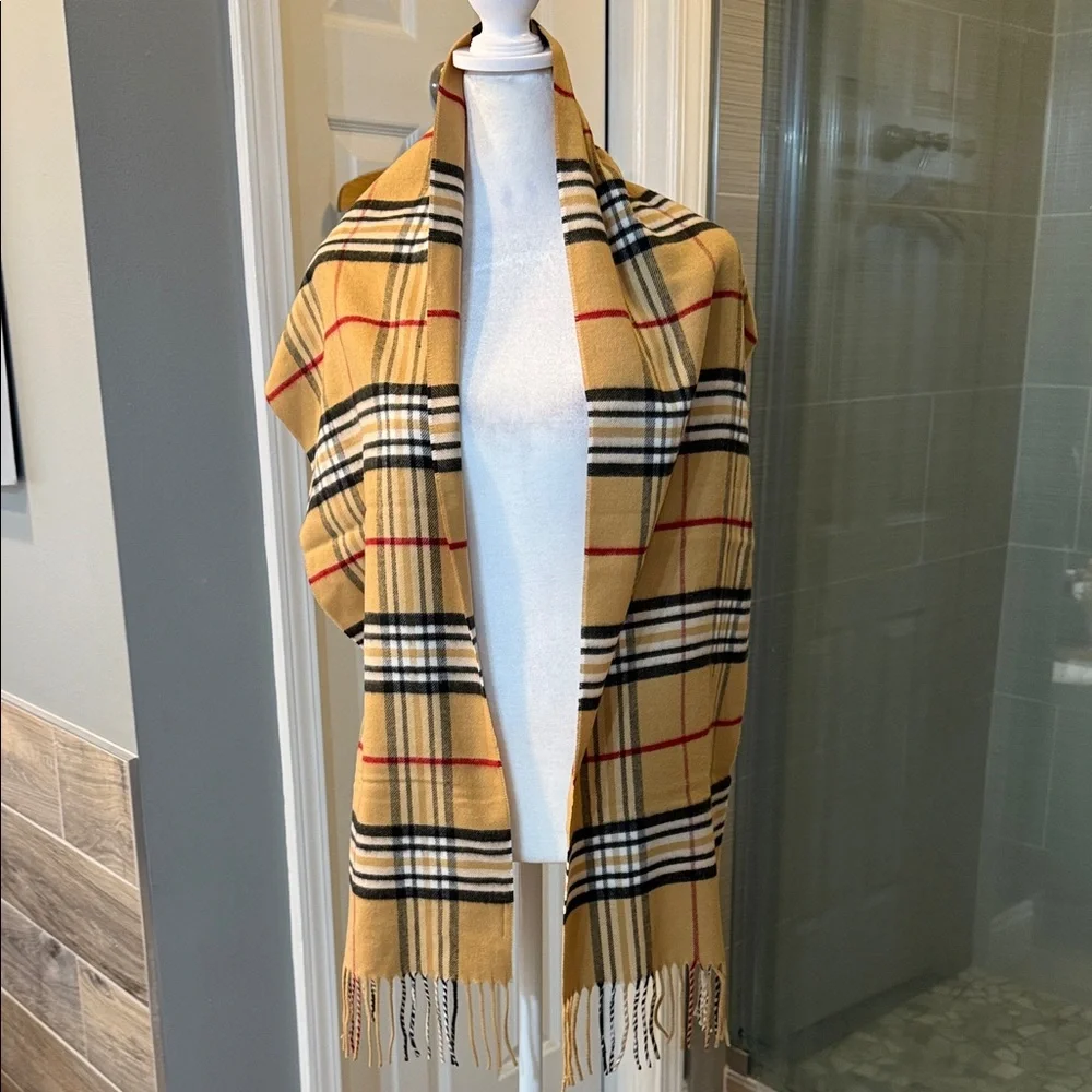 Roundtree & Yorke‎ Plaid Scarf 64
